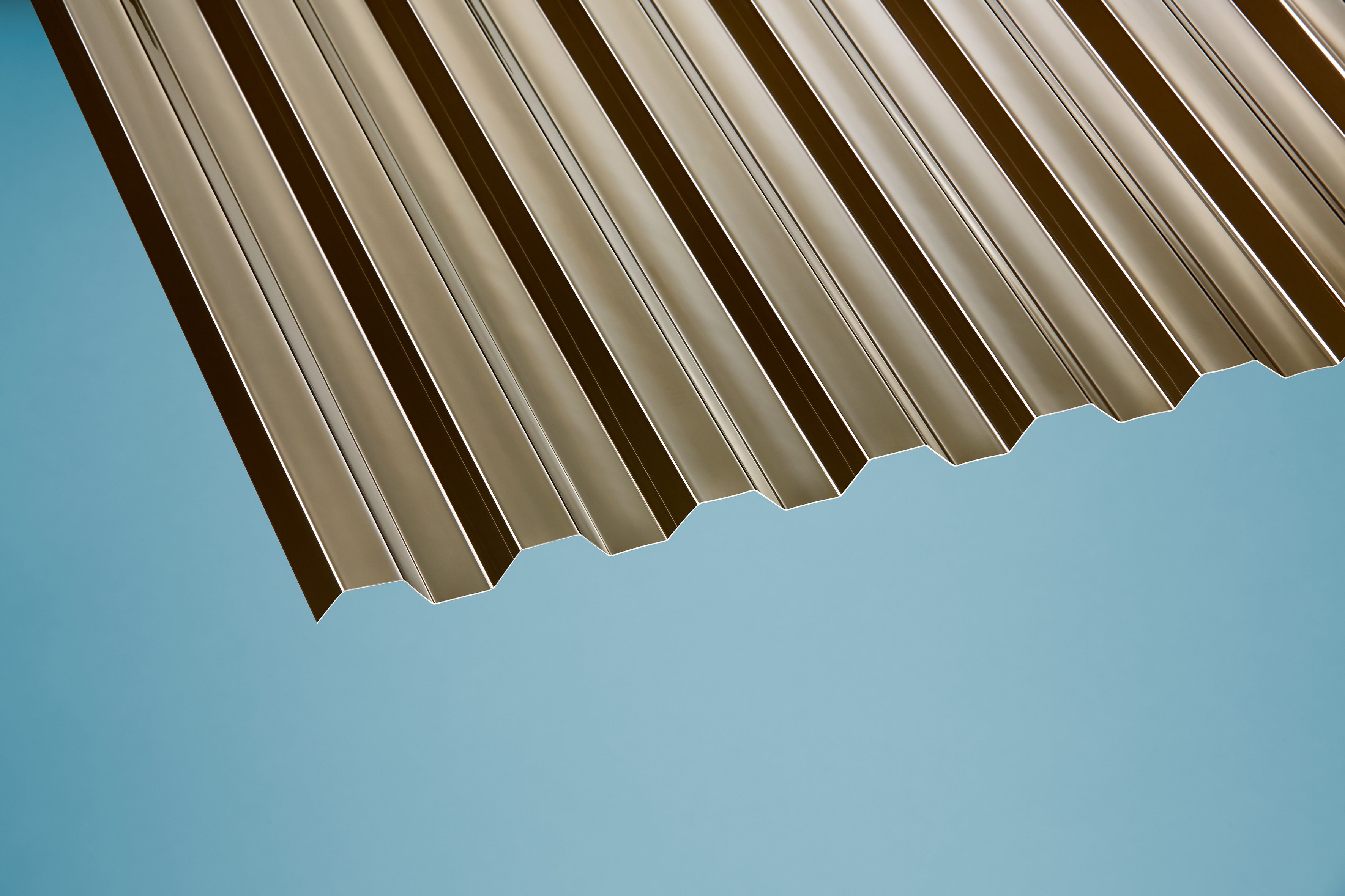Polycarbonat Wellplatten Trapez 76/18 bronce