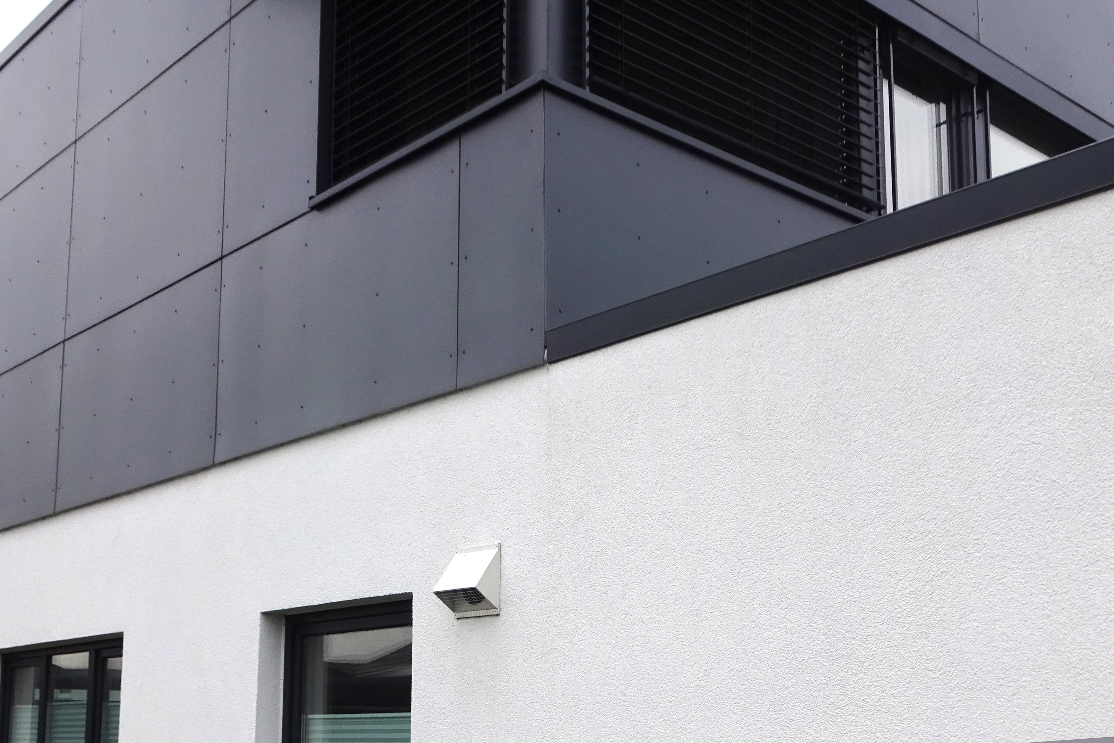HPL Bau- und Fassadenplatte 6 mm anthrazit HPL Bau- und Fassadenplatte 6 mm anthrazit