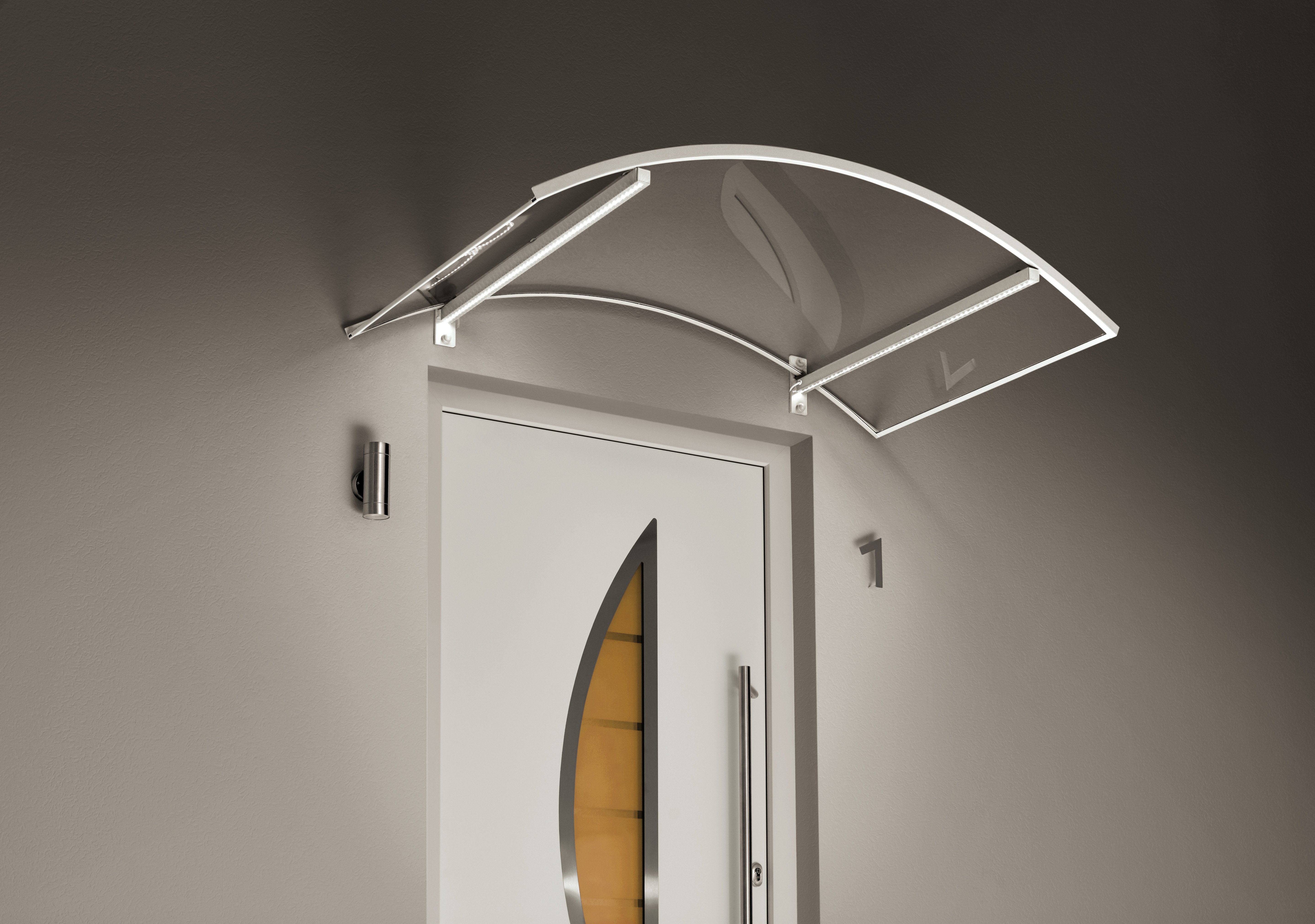 Bogenvordach mit LED-Technik