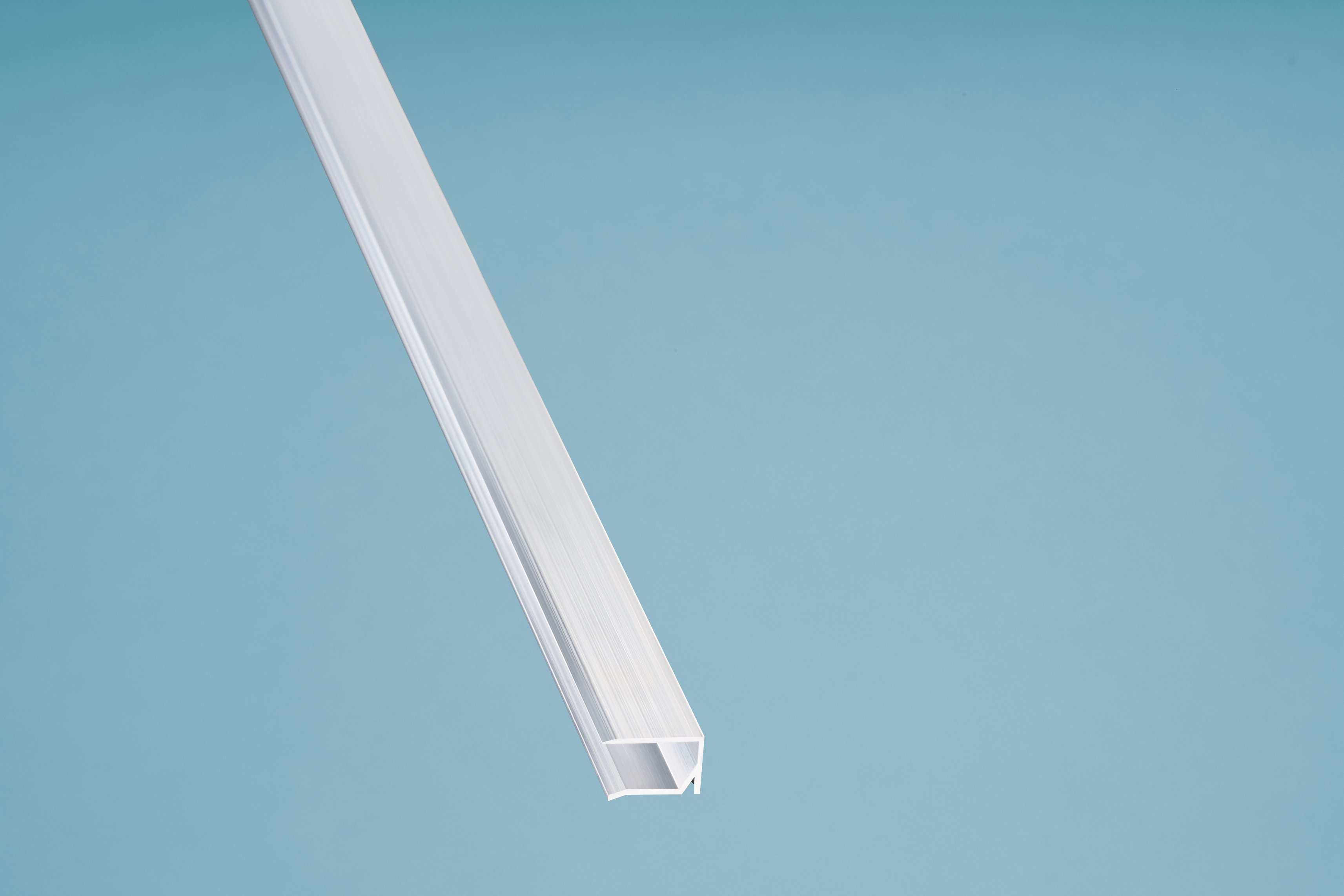 Alu-U-Abschlussprofil 10 mm weiß Alu-U-Abschlussprofil 10 mm weiß